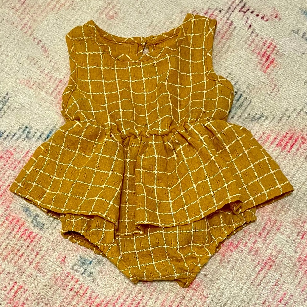 Skirted body suit size 6 months